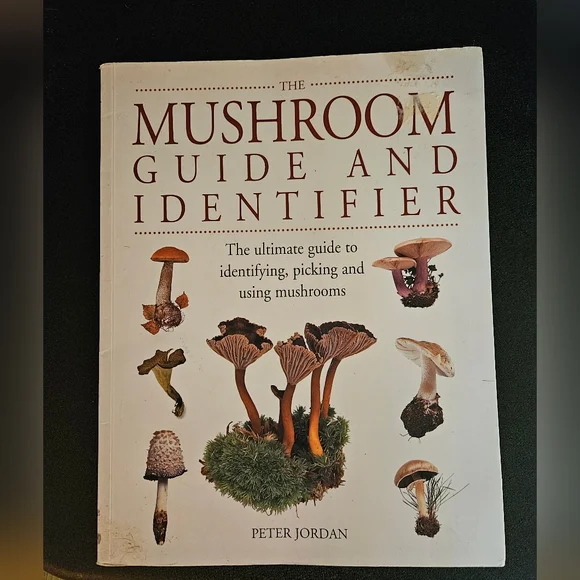 Mushroom Guide and Identifier Book - Picture 1 of 8